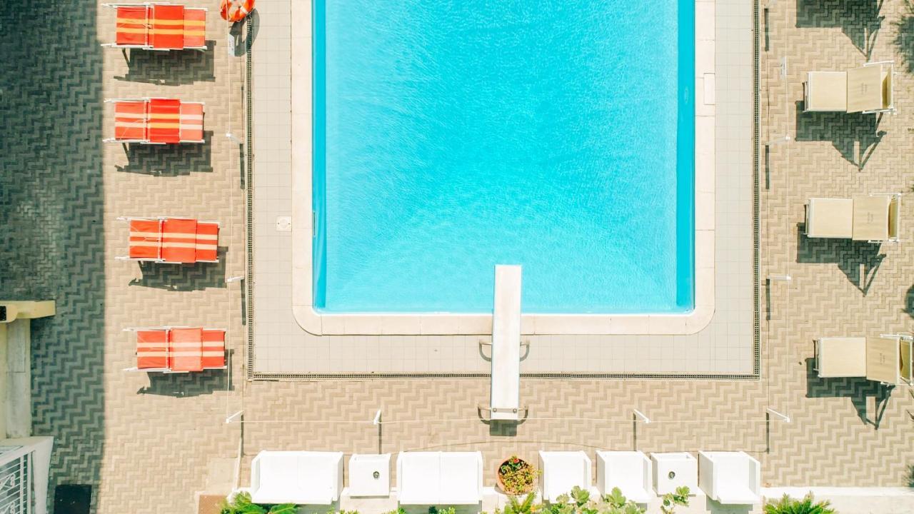 Hotel Beverly Rimini Kültér fotó