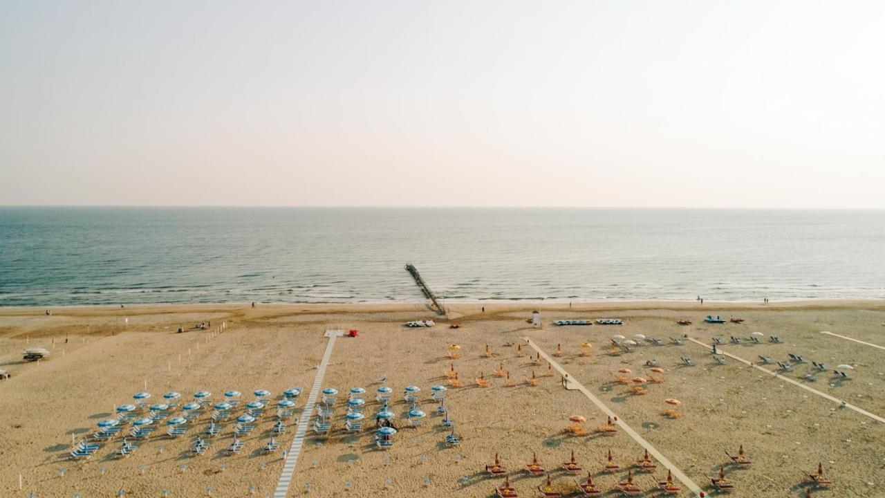 Hotel Beverly Rimini Kültér fotó