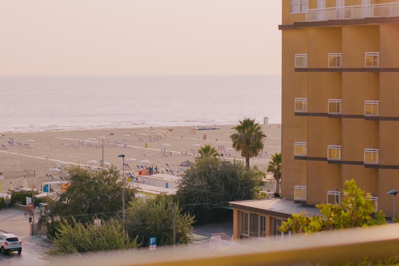 Hotel Beverly Rimini Kültér fotó