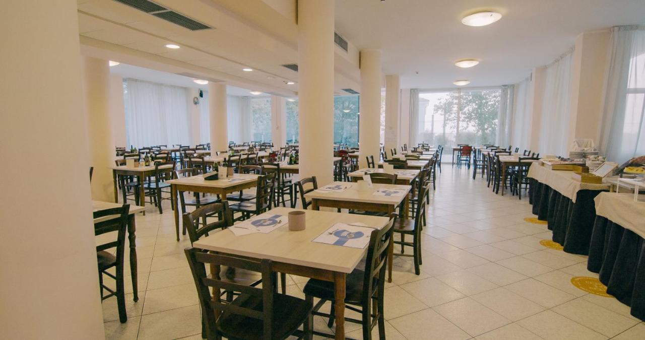 Hotel Beverly Rimini Kültér fotó