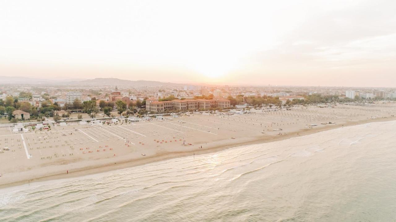 Hotel Beverly Rimini Kültér fotó