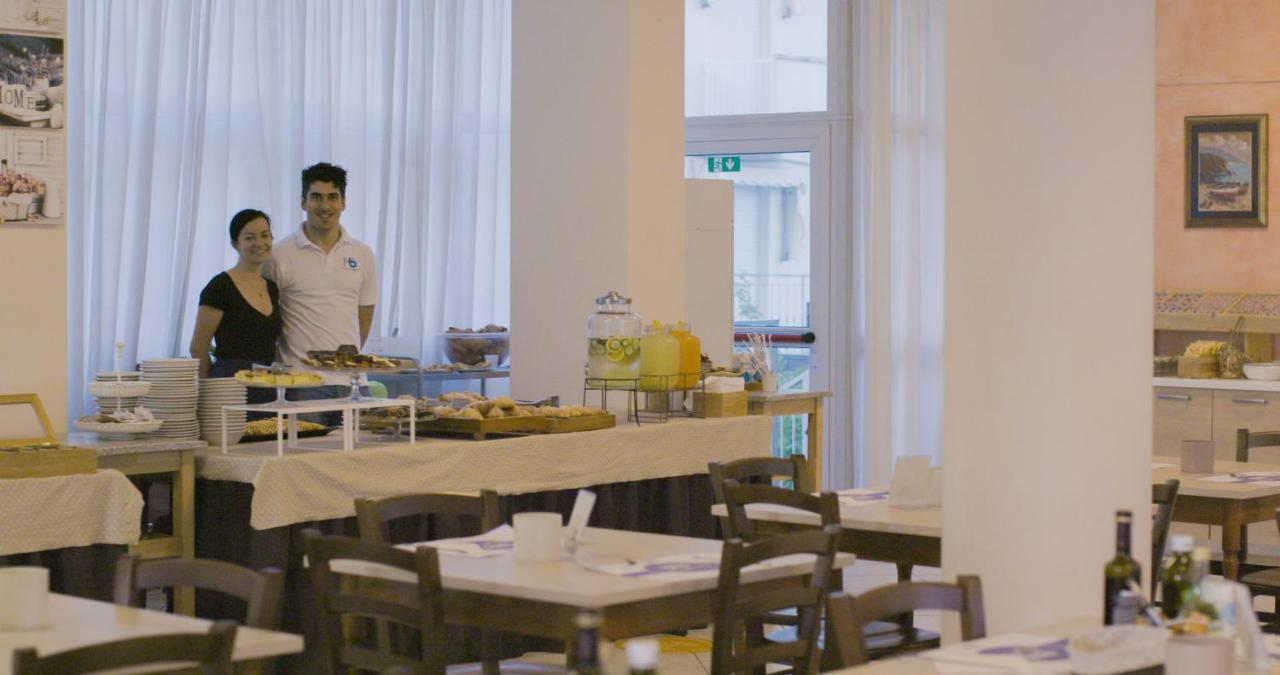 Hotel Beverly Rimini Kültér fotó