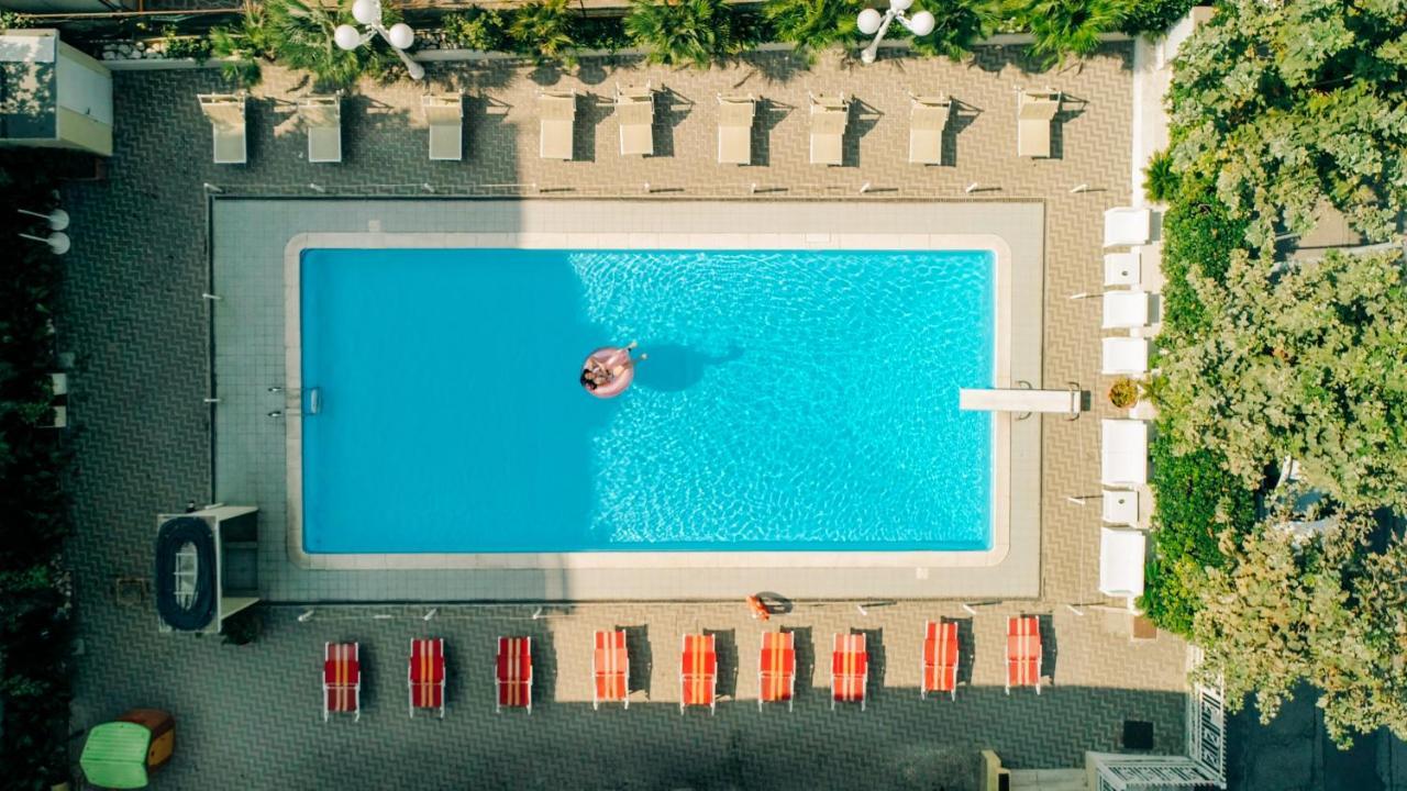 Hotel Beverly Rimini Kültér fotó