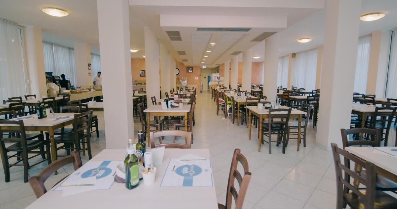 Hotel Beverly Rimini Kültér fotó