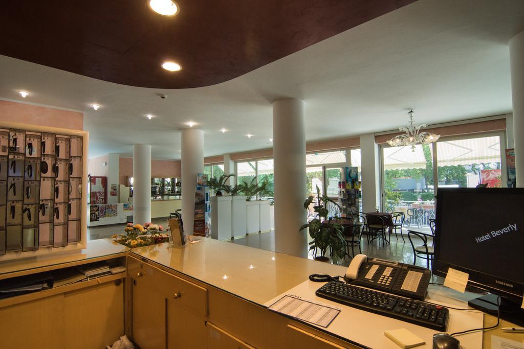 Hotel Beverly Rimini Kültér fotó