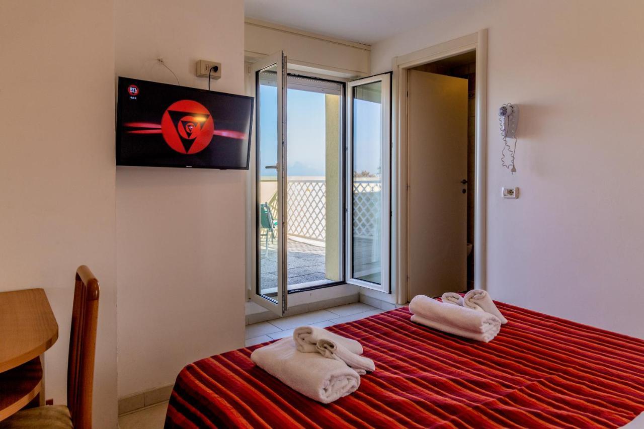 Hotel Beverly Rimini Kültér fotó