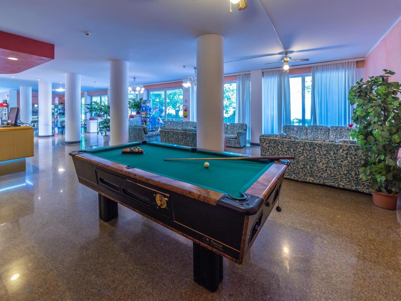 Hotel Beverly Rimini Kültér fotó