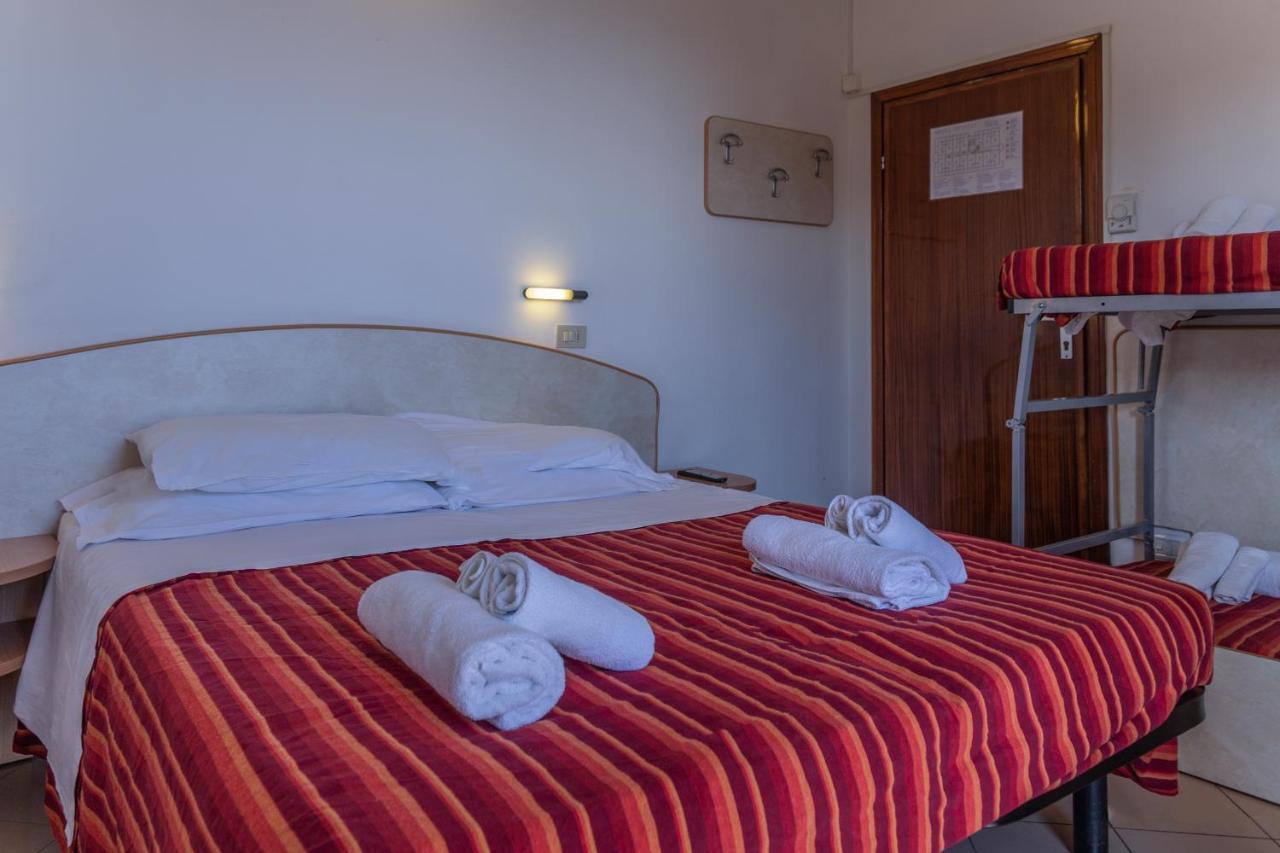 Hotel Beverly Rimini Kültér fotó